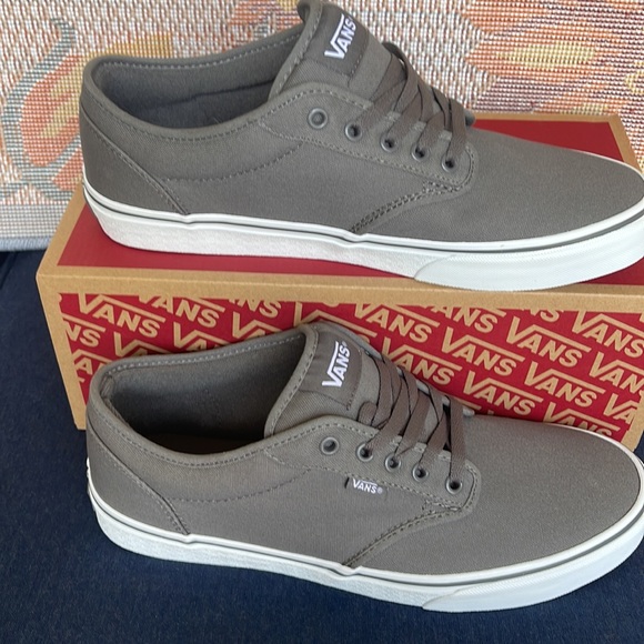 Vans Atwood Men’s 
(Canvas) Pewter/White
VN000TUY4WV
New - Picture 2 of 16